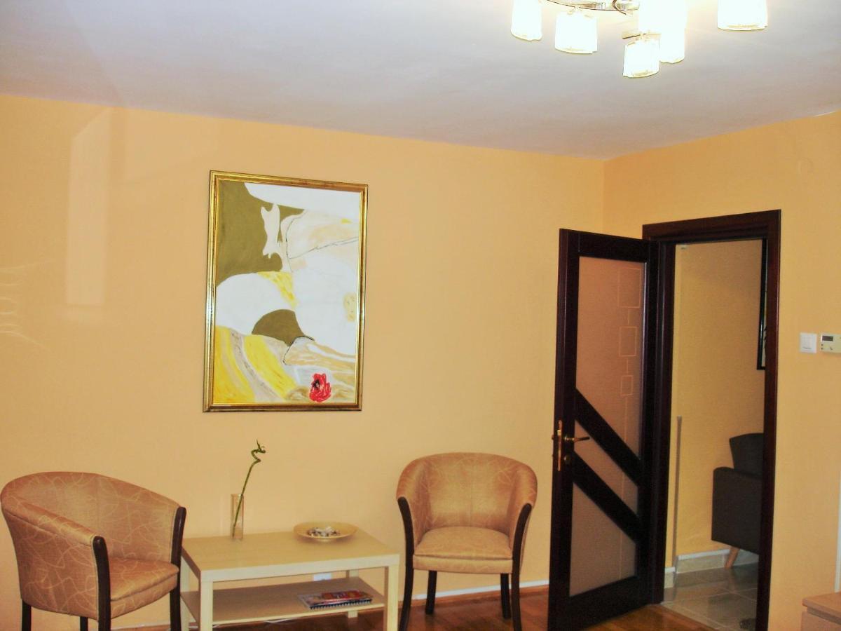 Apartament Central Piatra Neamţ エクステリア 写真